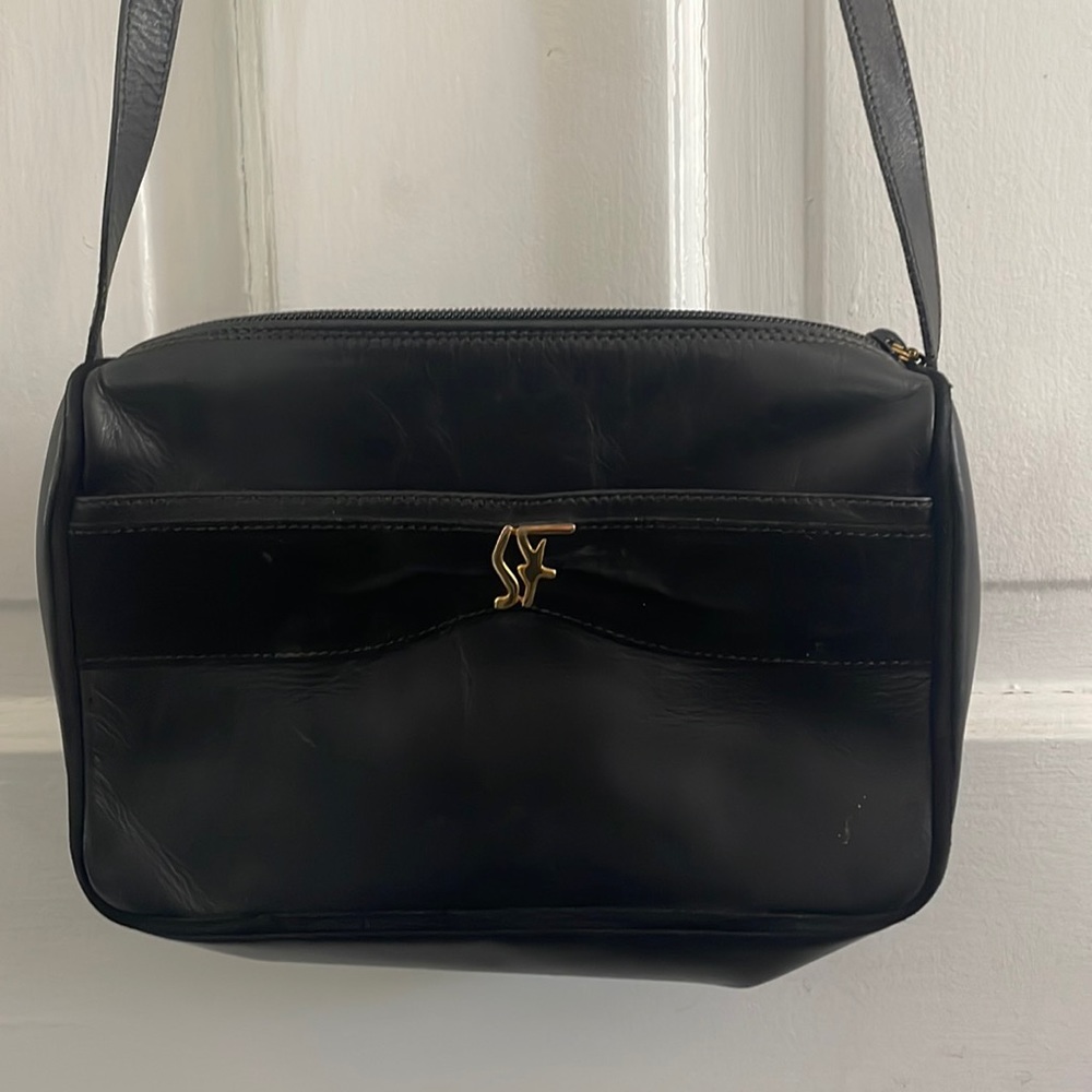 Vintage Salvatore ferragamo black leather shoulder bag